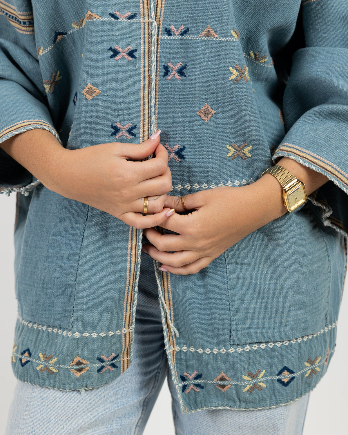 Long sleeve blue jacket with beige pattern