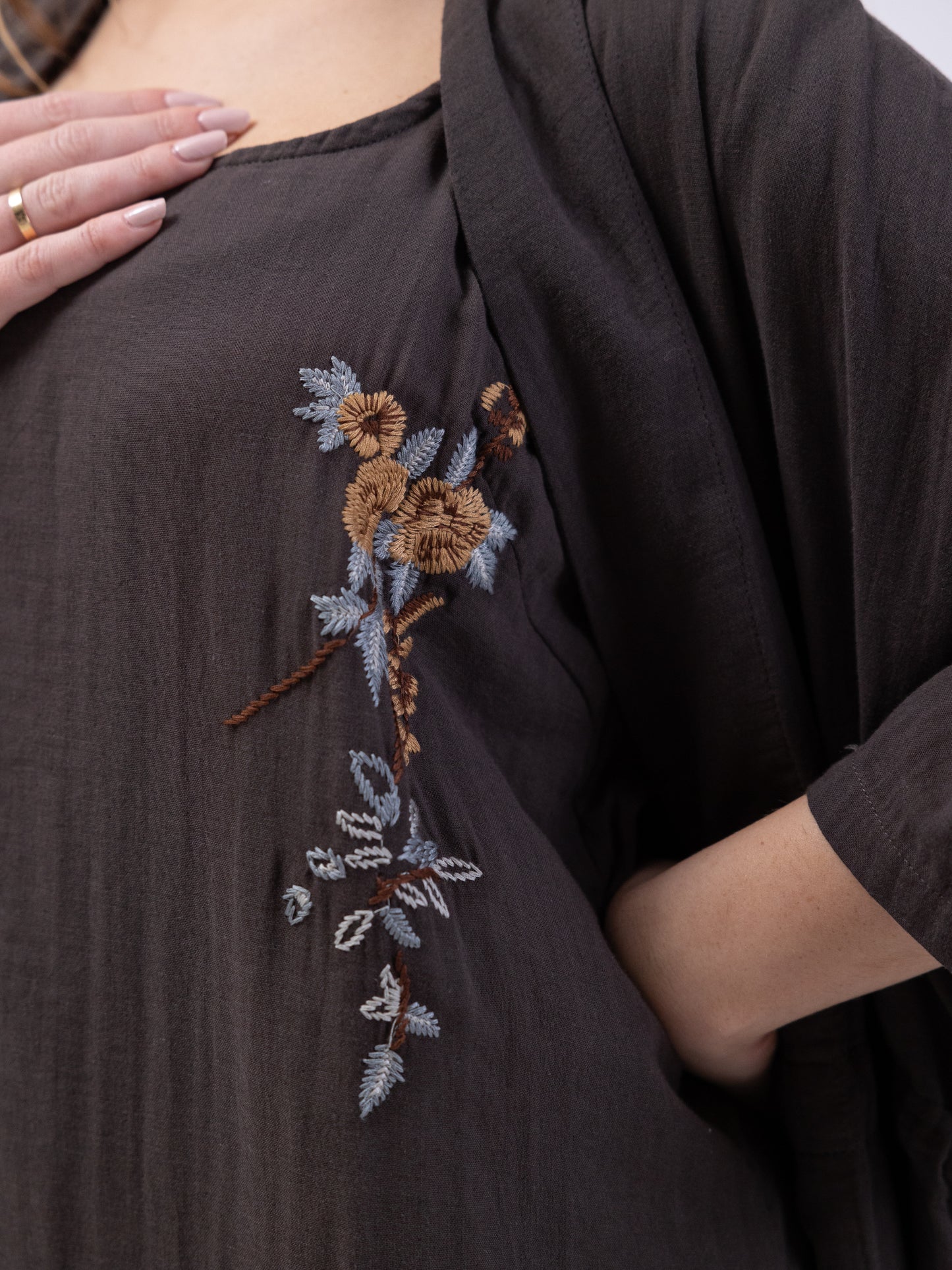 2 Piece Dark Brown Bishet