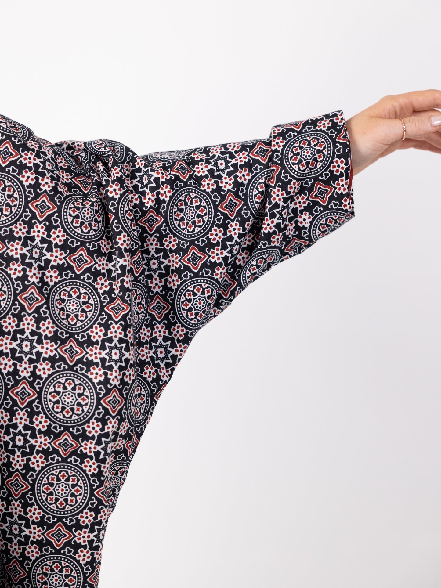 2 Sided Long black and maroon bishet