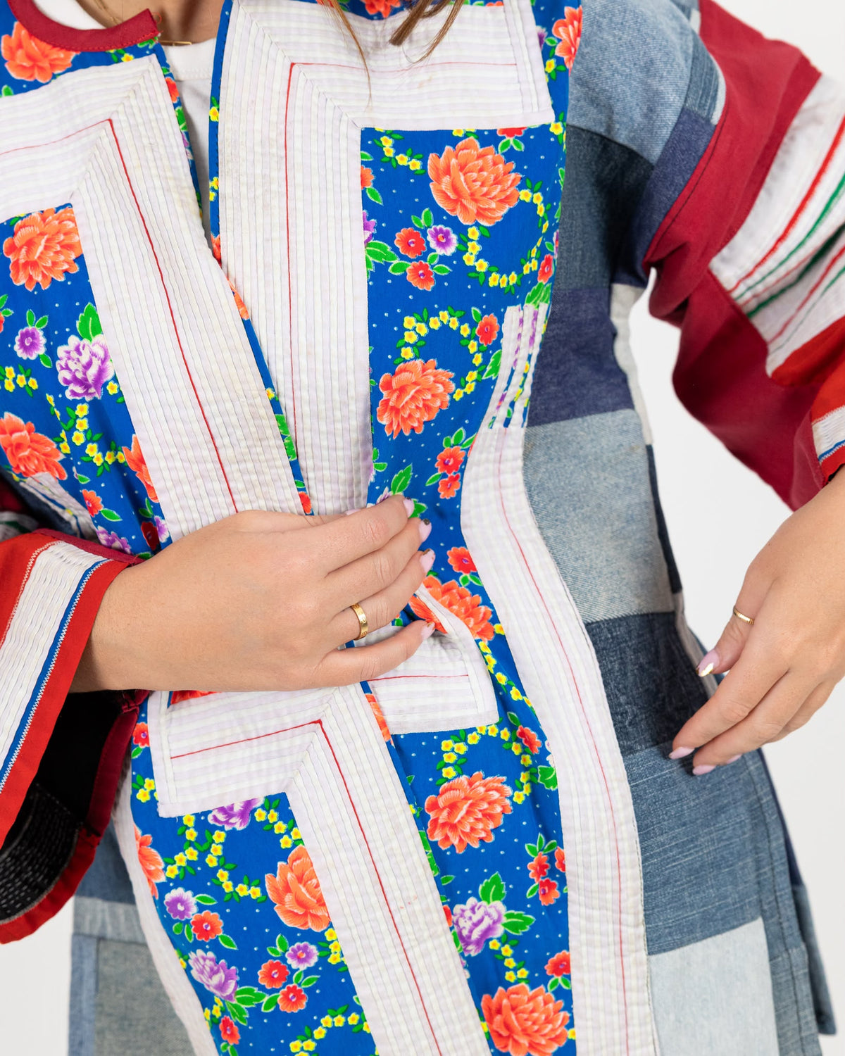 Long sleeve jacket with different prints and red sleeves